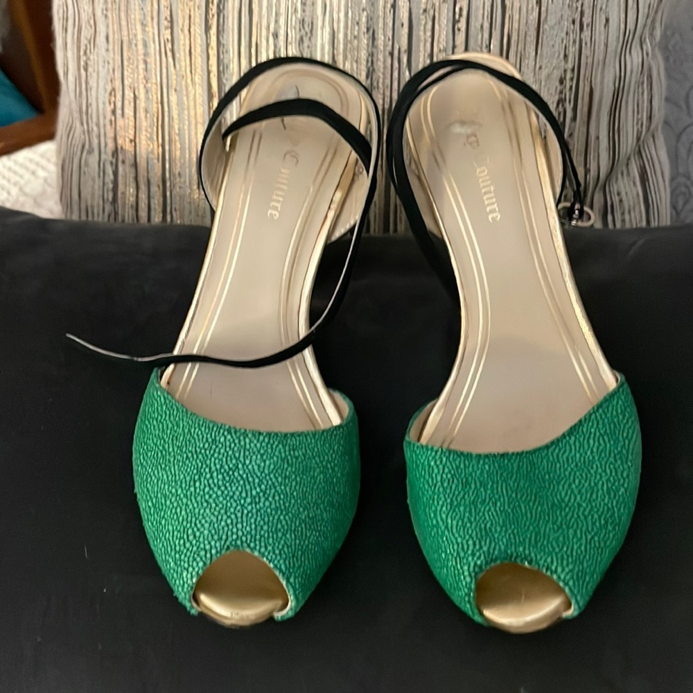 Green with gold heel black ankle wrap shoes by Juicy Couture